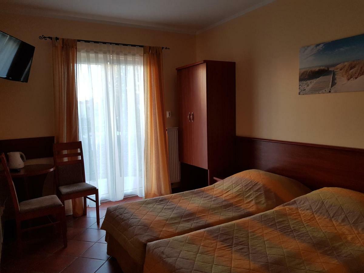 Posejdon Bed & Breakfast Ustronie Morskie Bagian luar foto