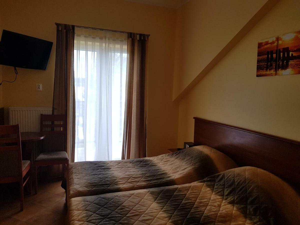 Posejdon Bed & Breakfast Ustronie Morskie Bagian luar foto