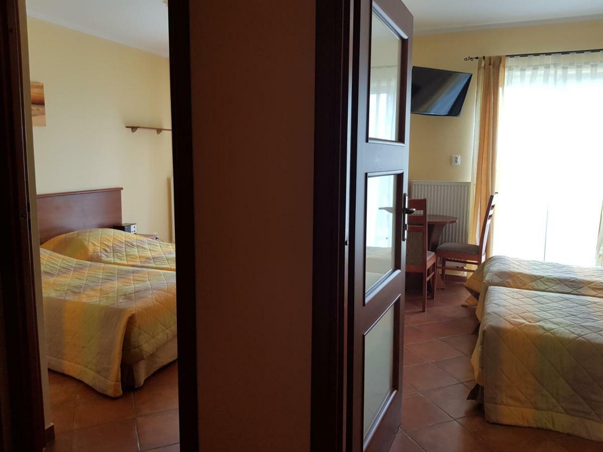 Posejdon Bed & Breakfast Ustronie Morskie Bagian luar foto
